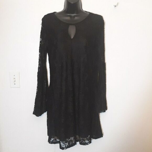 Dresses & Skirts - Haani black lace dress